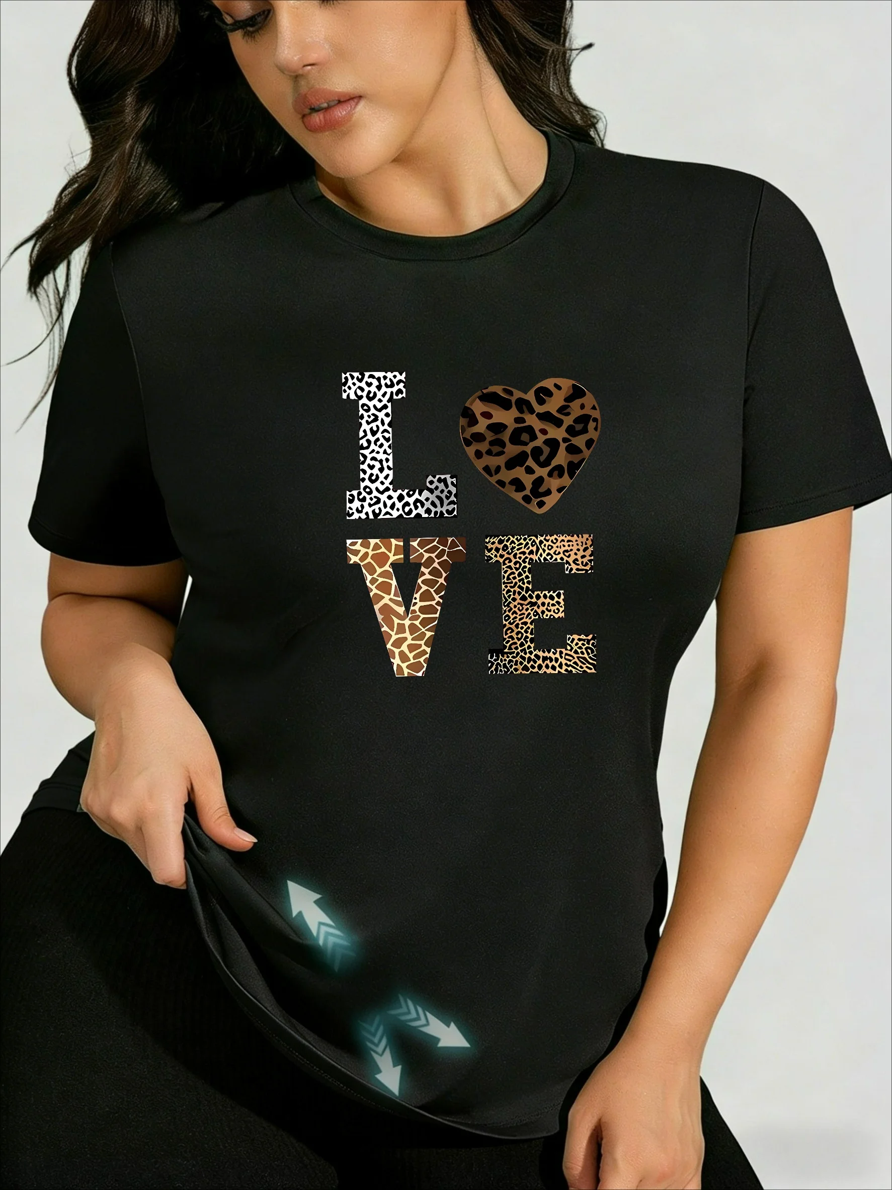 

Sweet and cool contrast! LOVE leopard print plus-size T-shirt, full of sexy atmosphere