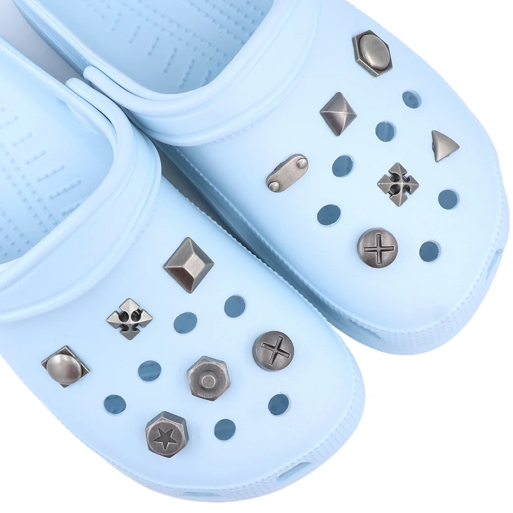 

1 Piece Shoe Accessories Charm Metal Rotundity Triangle Bolt DIY 크로크 Sandals Ornament Square Hexagon Shoe Decorations Gift