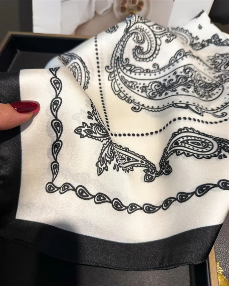 ผ้าพันคอไหมพิมพ์ลายเพสลีย์สุดหรู น้ำหนักเบา นุ่ม สไตล์ซาติน ใช้ได้หลากหลาย สำหรับผู้หญิง ใช้เป็นผ้าคาดผมหรือผ้าคลุมศีรษะ