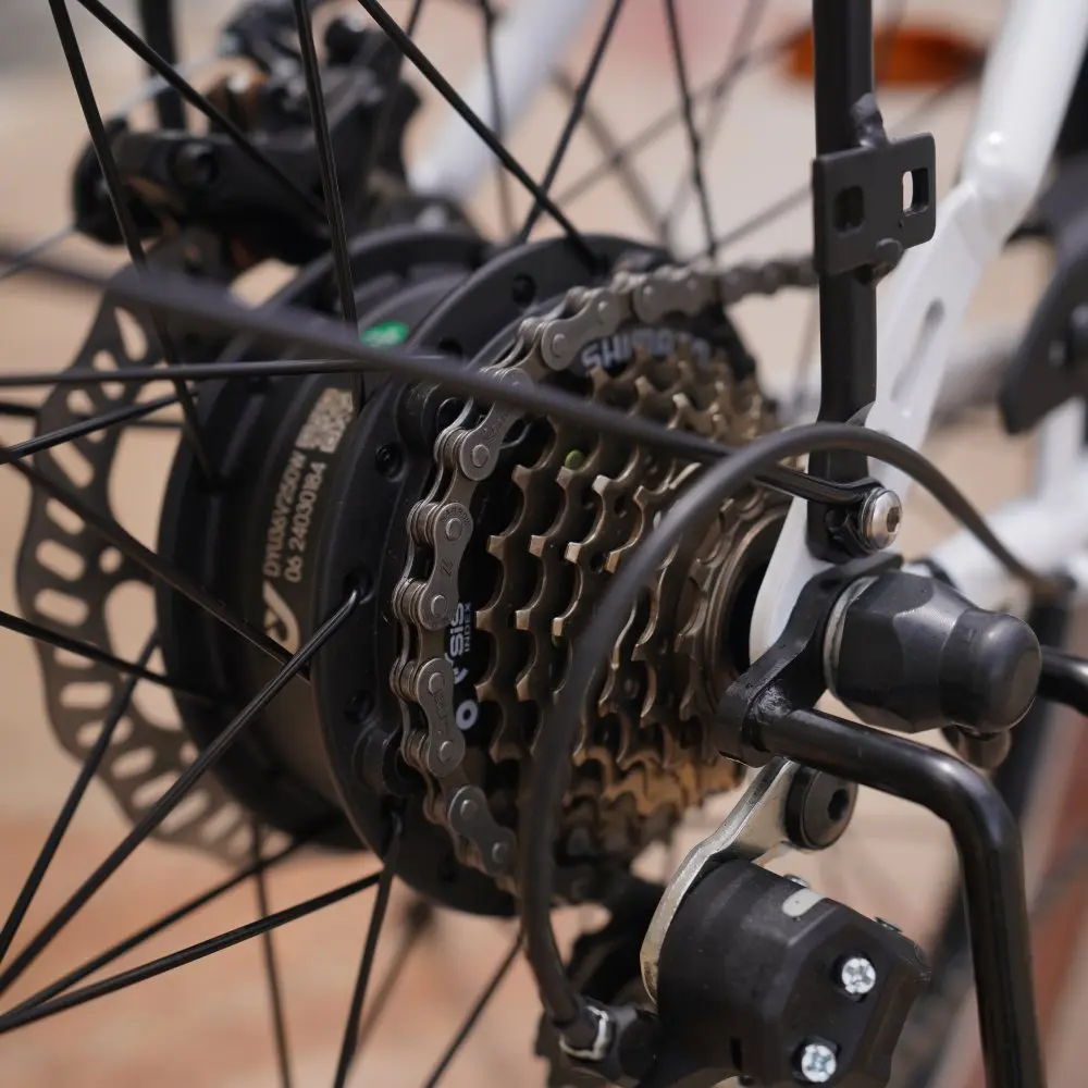 2024 جديد DYU C6 PRO دراجة المدينة الكهربائية 48 فولت إطار من سبائك الألومنيوم بطارية ليثيوم مخفية دراجة الطريق الكهربائية الرخيصة #3