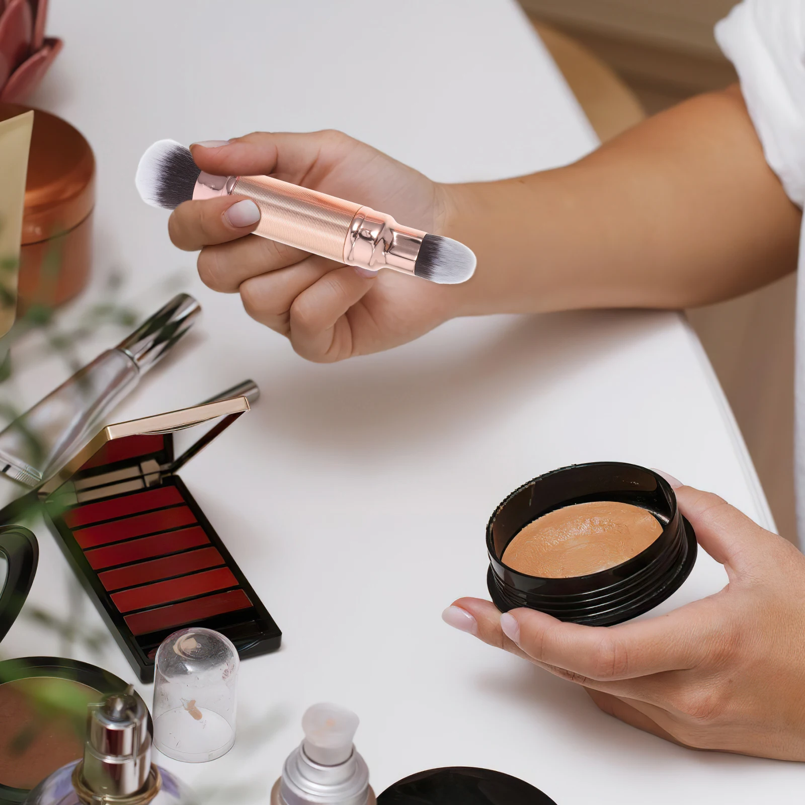 Brocha de maquillaje de doble punta, cerdas suaves portátiles, sin caída para polvo suelto, corrector, mezcla, herramienta de maquillaje retráctil para mujeres