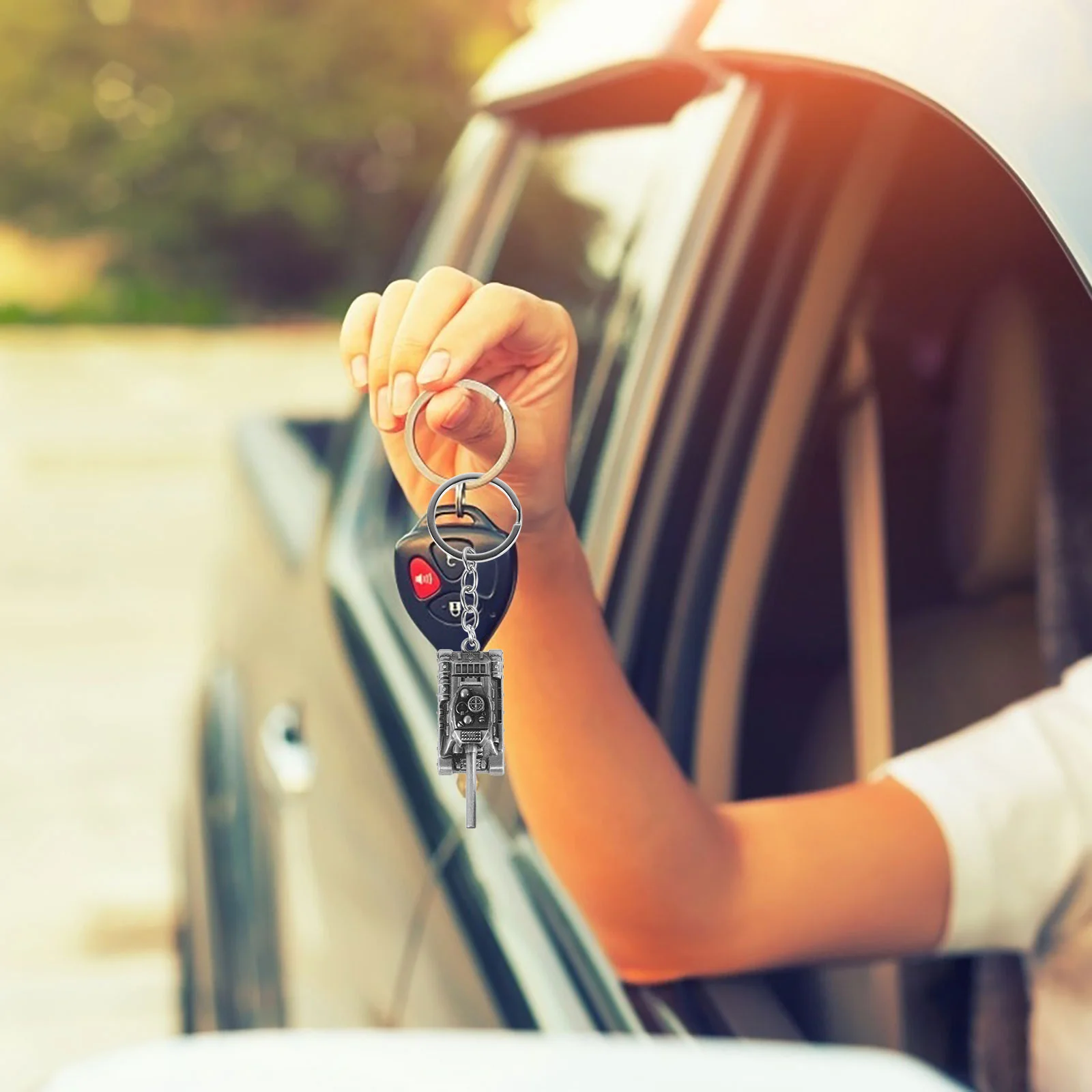 Fashion Decoration Alloy Keychain 3D Tank Model Key (Silver)