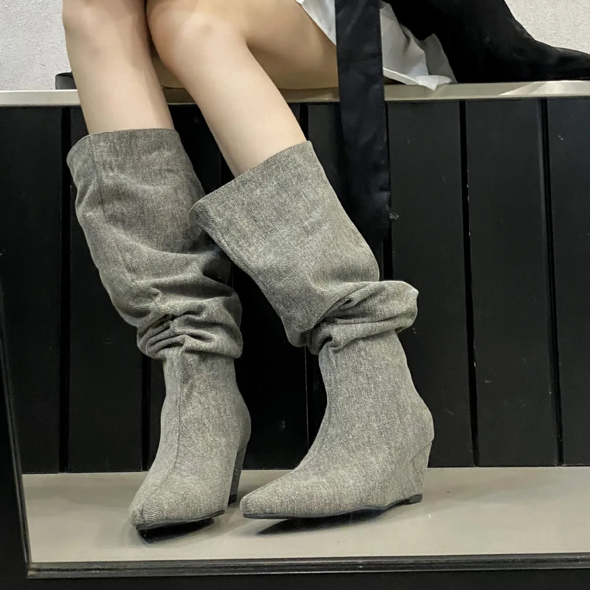 Internally Raised Pointed Pile Long Boots for Women 2024 New Spring and Autumn Denim Slim Knight Boots