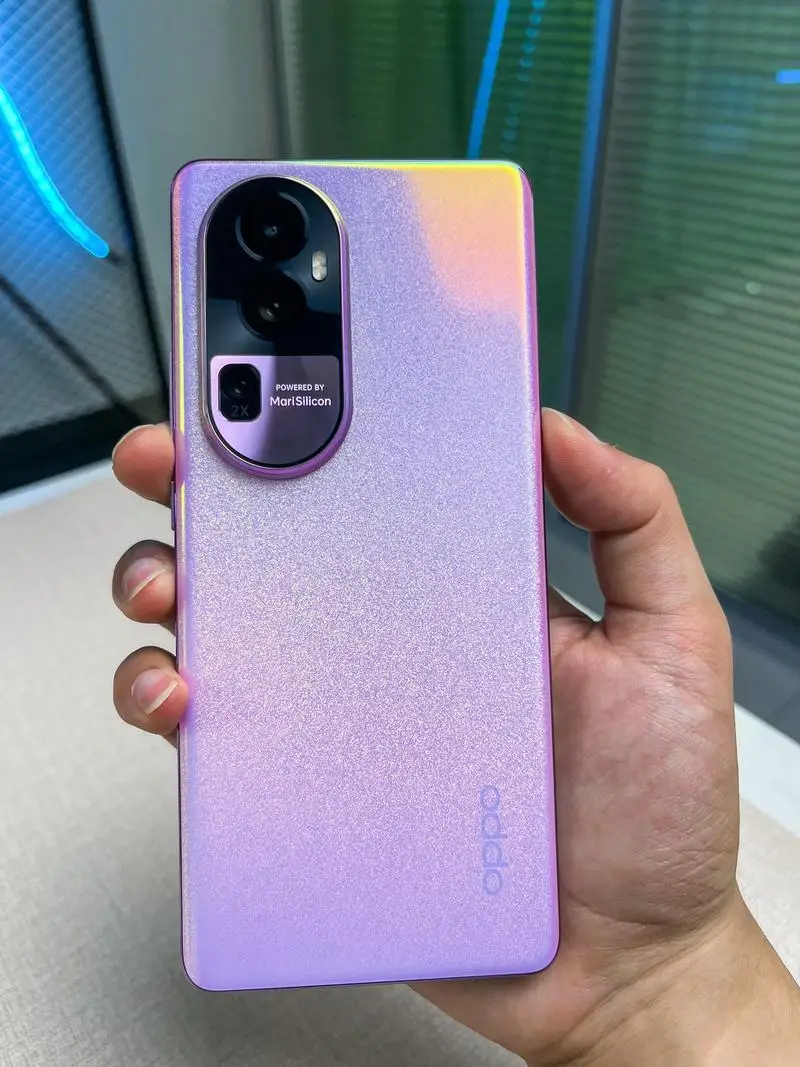 هاتف OPPO Reno10 Pro+ 5G CPU Qualcomm Snapdragon 8+ Gen1 بشاشة 6.74 بوصة 2772x1240px 4700mAh ثنائي الشريحة (Nano SIM) مستعمل