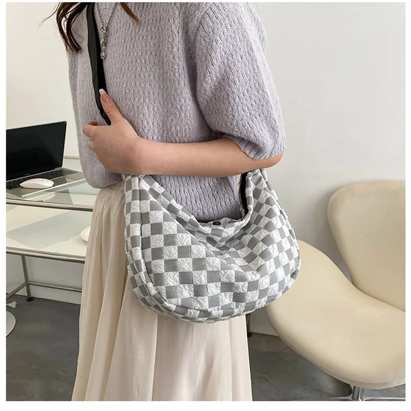 Women's Shoulder Bag Tote Crossbody Bags Fashion Exquisite Ladies Bags 2022 Nylon Fabric High Quality Messenger Bag With Zipper