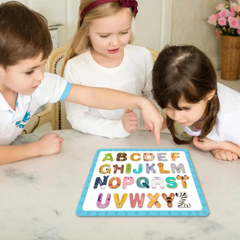 Magnetische alfabetletters Koelkast Lettermagneten met bord Kleurrijk speelgoed Educatieve spellen voor kinderen Spelling en leren