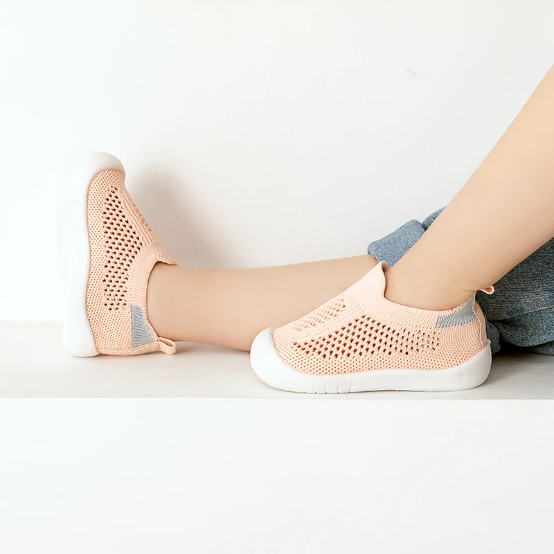 ربيع شعبي جديد حذاء طفل شبكة متماسكة تنفس طفل الفتيات الفتيان 0-3T الصيف الانزلاق على أحذية رياضية كاجوال طفل عدم الانزلاق Prewalker