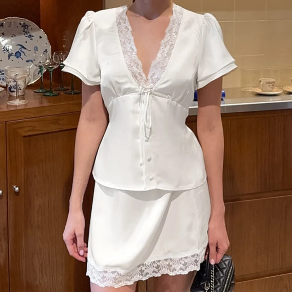 

Solid Color Two Piece Set Women's Sexy Lace V Neck Short Sleeve Top Mini Skirt Set Casual Commuting Vacation 2 Pieces Outfit