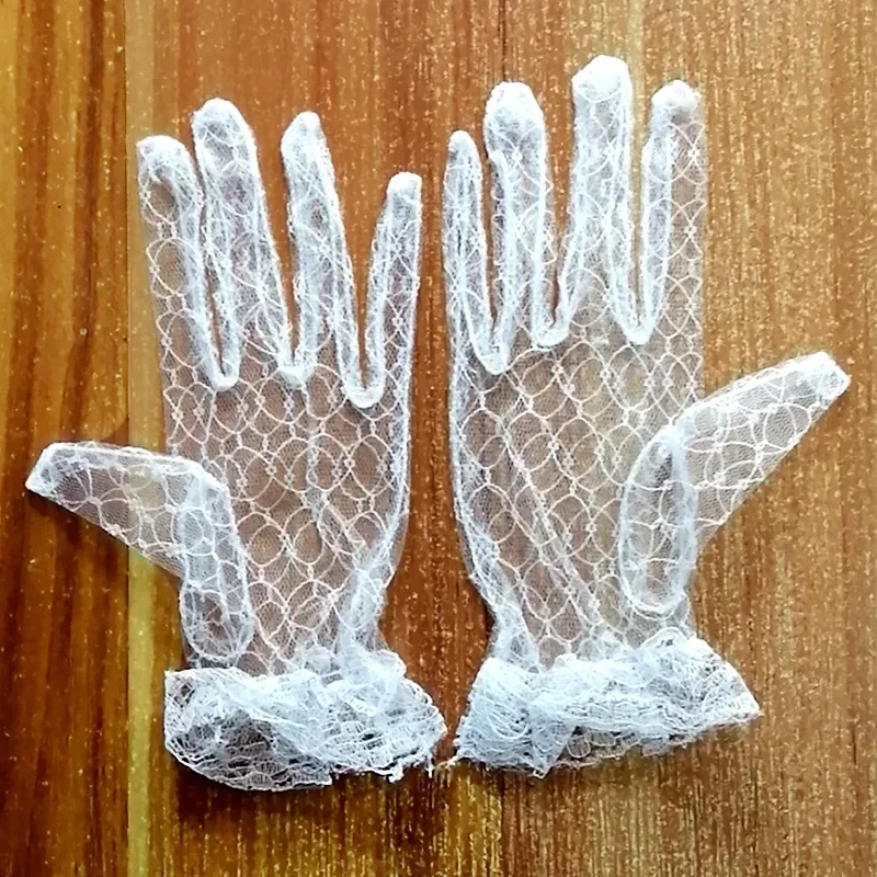 

Bride Lace Gloves For Wedding Parties And Dances Wedding Accessories