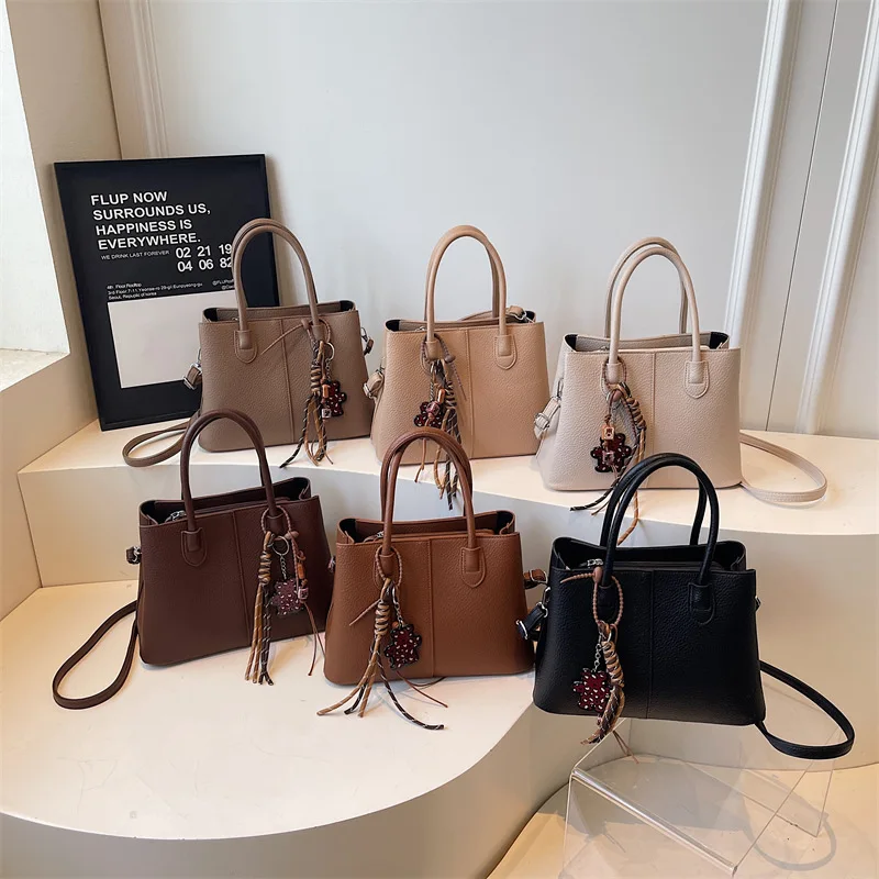 Nowa duża torba typu tote dla kobiet na jesień 2025, torba na ramię do pracy, pojemna torba crossbody, prosta, modna, uniwersalna torebka.