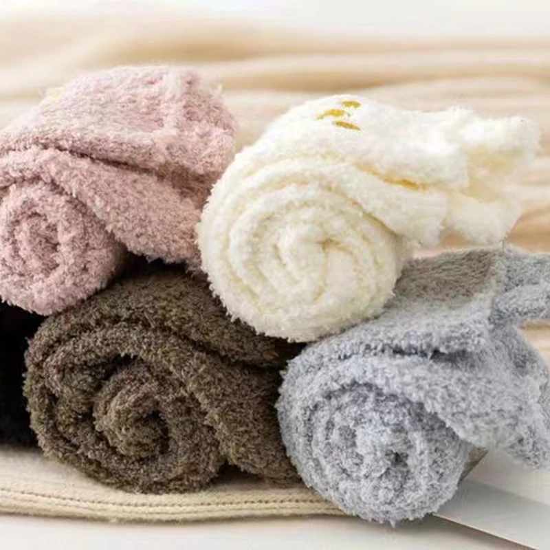 1/5 Pasang Kaus Kaki Lantai Bulu Karang Wanita Musim Gugur Musim Dingin Tebal Kaus Kaki Santai Rumah Luar Ruangan Kucing Telinga Kecil Mewah Nyaman Hangat