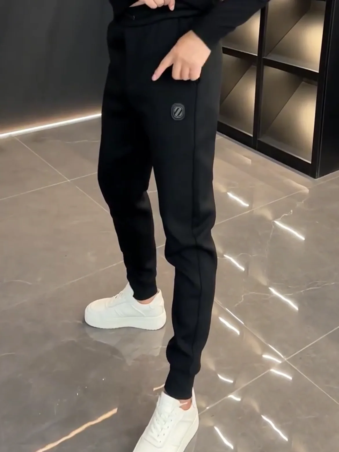 

Мужские весенние спортивные повседневные брюки с флисовой подкладкой, облегающие, модные, с манжетами, молодежные, из смесового полиэстера и хлопка