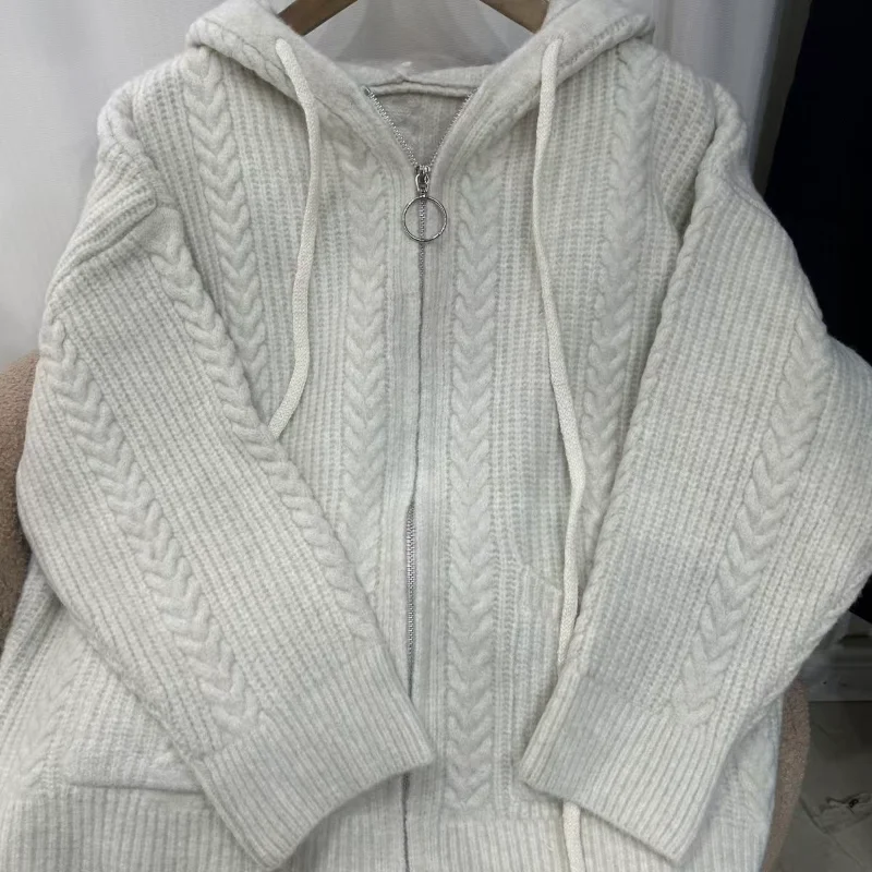 

Новинка 2025 года, кардиган на молнии, большая версия, свободный свитер с капюшоном в ленивом стиле, женское пальто, универсальное повседневное пальто в студенческом стиле