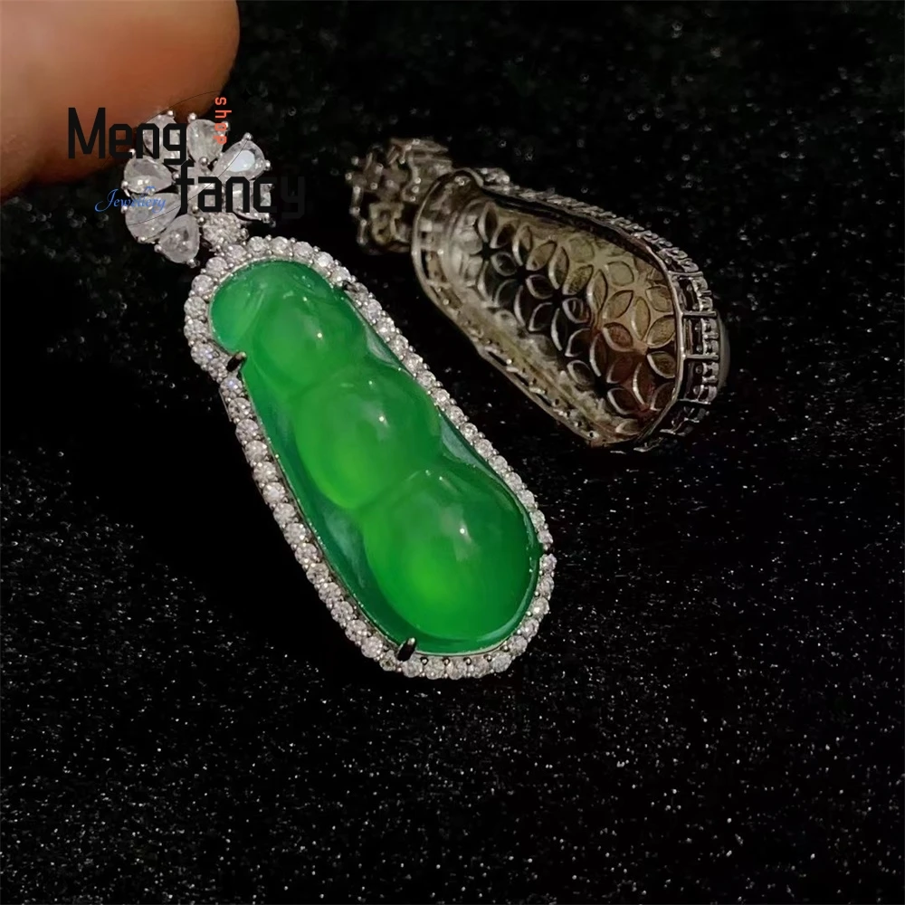 

Natural Silver Ornament Set With High-Ice Fluorescent White Chalcedony Lucky Bean Pendant With Emerald Green Chalcedony Elegant