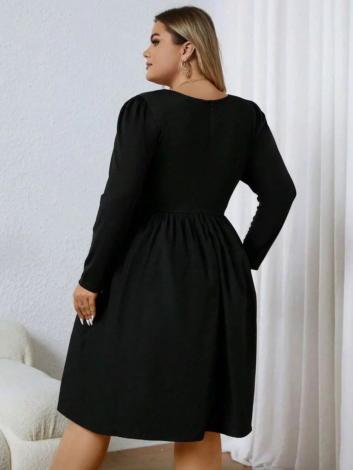 Plus Size 1XL-5XL Damska sukienka z długim rękawem i dekoltem w szpic w jednolitym kolorze bez nadruku