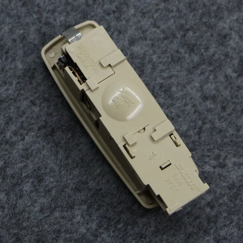 1*PCS Apply to Passat B5 Tiguan  Bora Golf 4 MK4 Back reading  Rear ceiling lamp Ceiling lamp 3B0 947 291  3B0947291