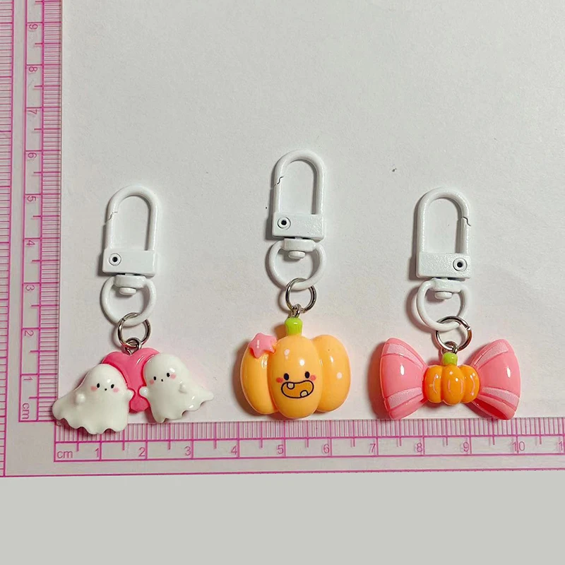 พวงกุญแจฮาโลวีนการ์ตูนน่ารักมินิฮาโลวีนพวงกุญแจรูปผีจี้พวงกุญแจแฟชั่นประณีตกระเป๋าเป้สะพายหลังของขวัญอุปกรณ์ประดับตกแต่ง