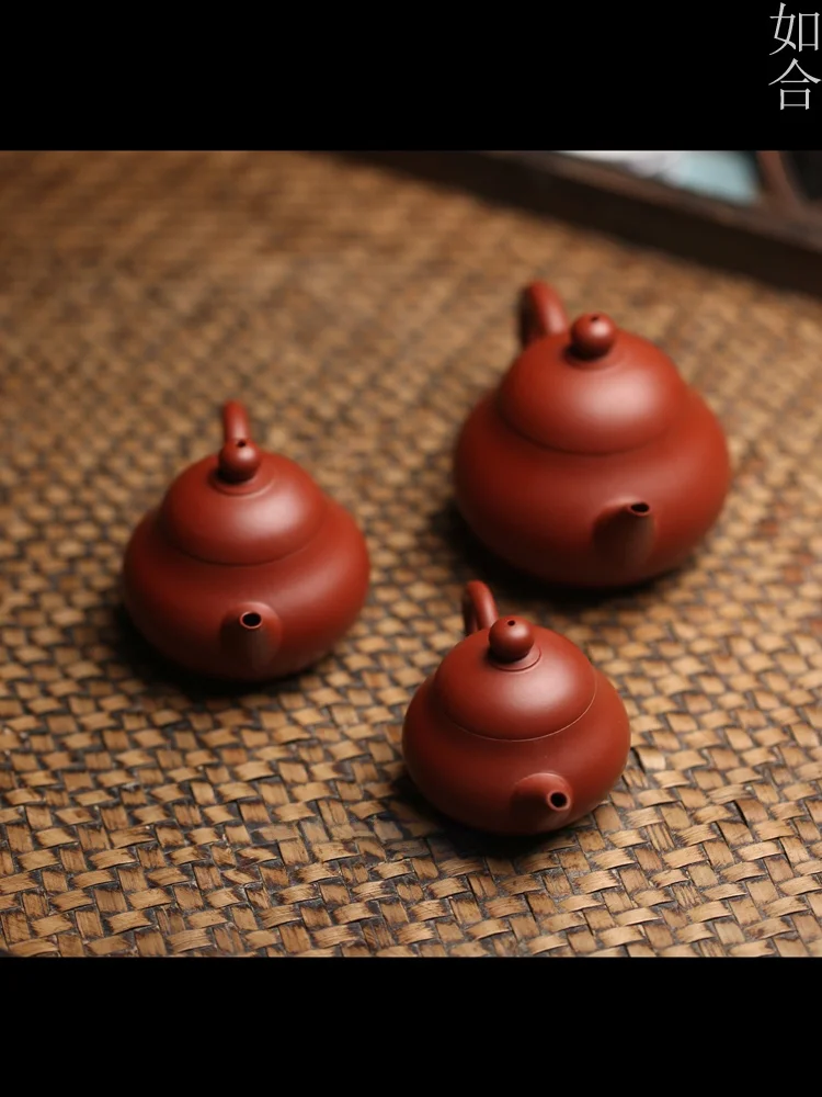 

Original Mine Ne Zha Clay Hand Pulling Pomeanate ape Tea Pot Small Size Gongfu Tea Brewing Appropriate for Hand Wa