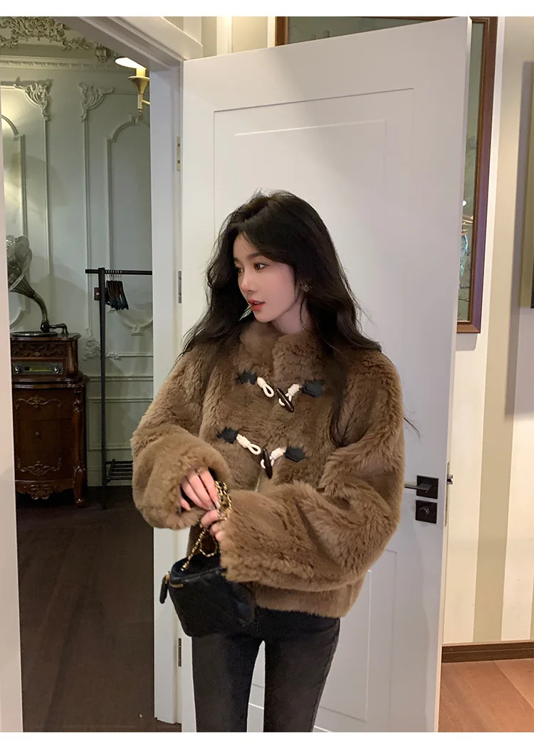 Returning to Patriotic Beans Autumn and Winter New Sheep Sheepskin Horn Button Coat Lamb Wool Fur Integrated Short Fur Coat for