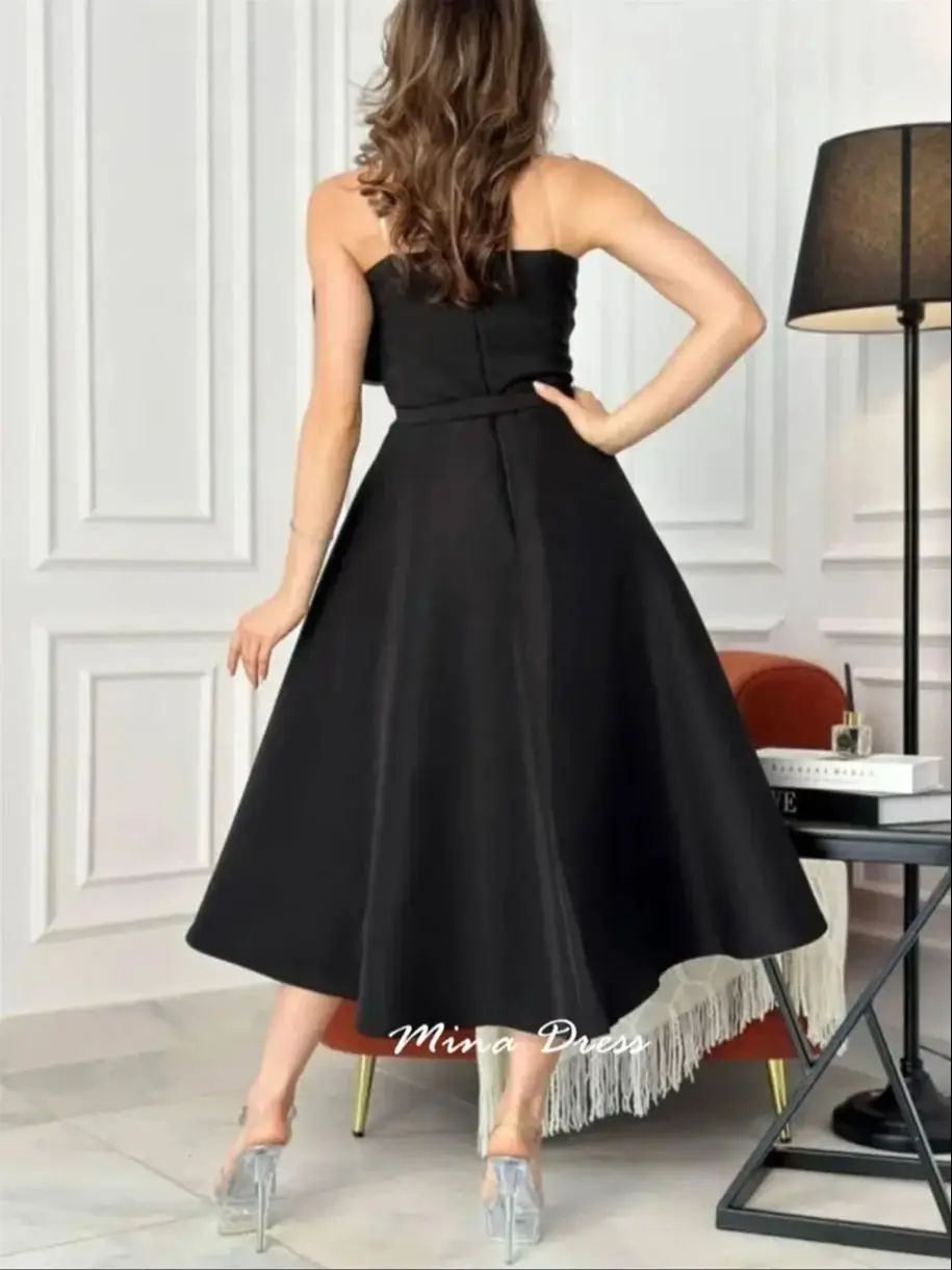 Mina สายสะพายโปร่งใสชุดพรหมสําหรับโอกาสพิเศษสไตล์สั้นชุดโอกาสที่เป็นทางการที่กําหนดเองดอกไม้สีดํา