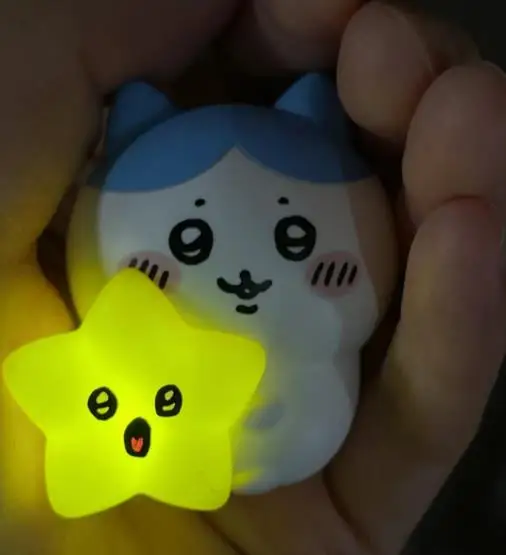 

Genuine Gacha Scale Model Chiikawa Usagi Hachiware Rakko Momonga Chiikawa Luminous Star Lamp Decoration That Can Glow