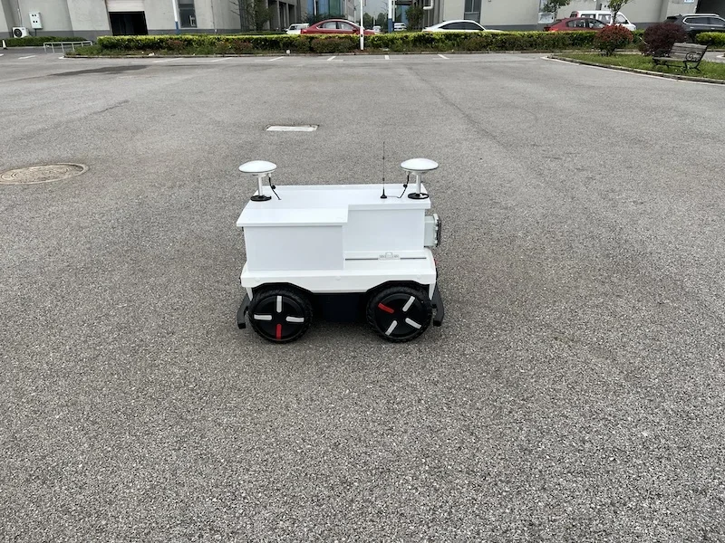 UGV-8 China Factory Price Robot Autonomous Chassis 4wd Robot Security Robot Patrol