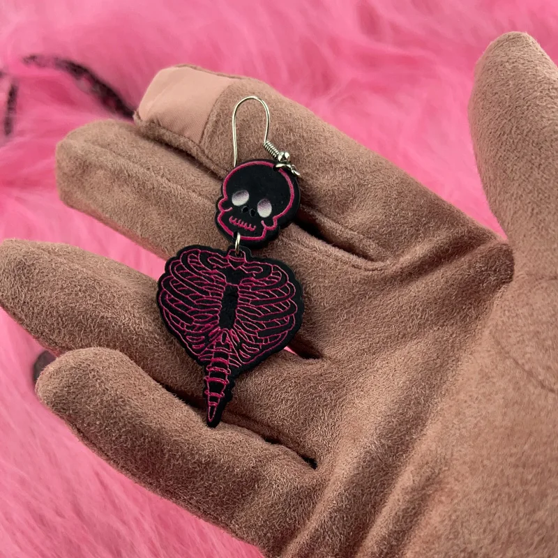 2021 Exaggerated Halloween Fashion Skull Hot Pink Acrylic Pendant Necklace Cool Punk Night Club Party Acrylic Necklace for Women