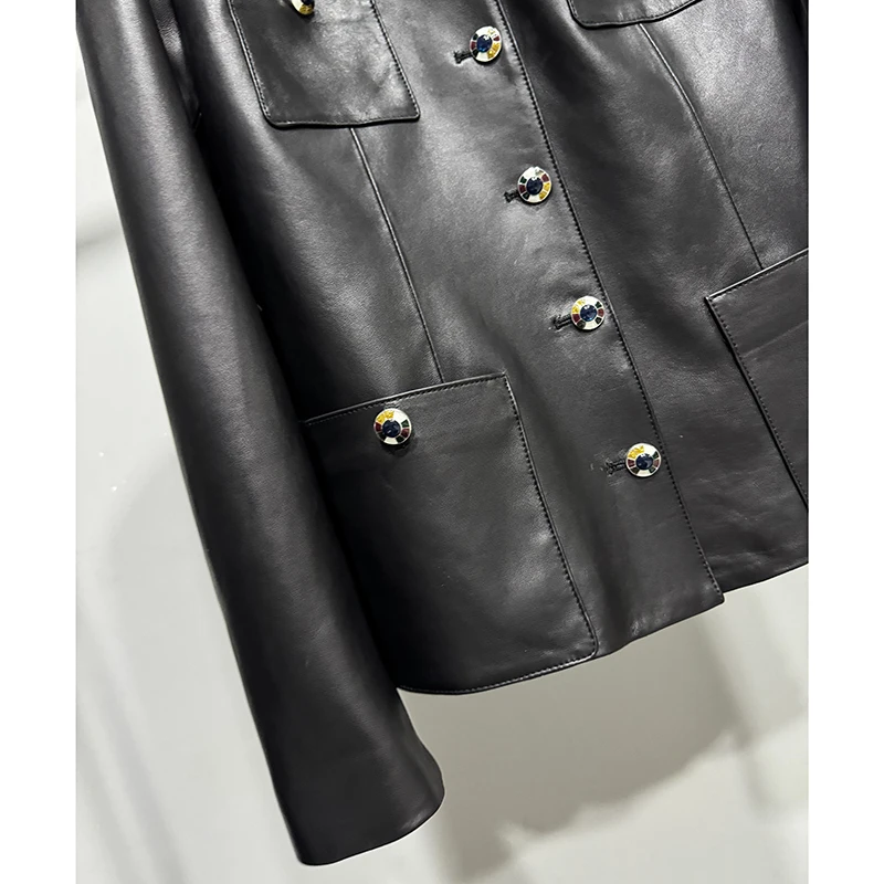 Giacca in vera pelle Donna Moda Bottoni colorati Piccola fragranza Vento Pianta Pelle di pecora curata Cappotto corto versatile nero sottile