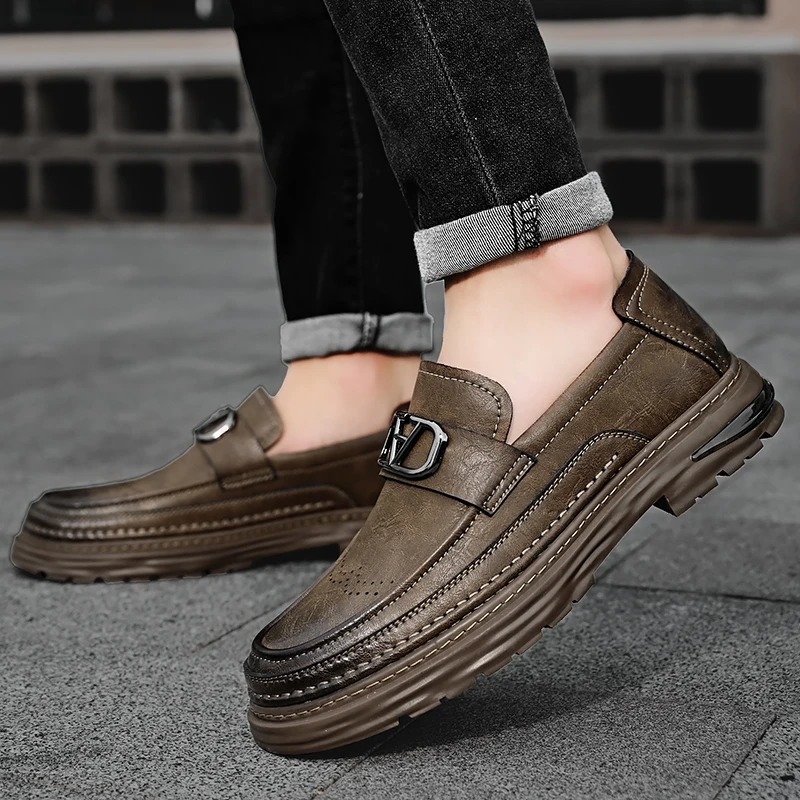 

Spring Men's Brand Four Seasons New Fashionable Casual Leather Shoes High-quality Men's Comfortable Thick Soled Pointed Loafers