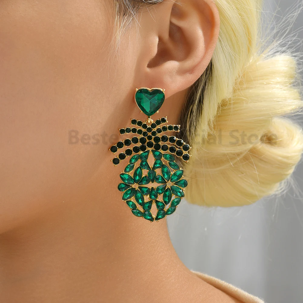 New Shiny Crystal Heart Pineapple Decor Earrings For Women Luxury Statement Metal Exaggerated Elegant Jewelry Wholesale Pendants