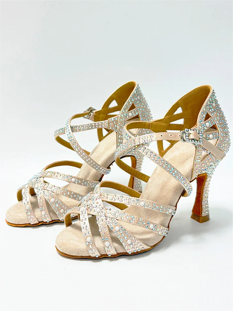 Salsa latina beige raso tacchi da ballo 9 cm tacco cubano stabile suola morbida allenamento Peal strass scarpe da ballo per ragazze