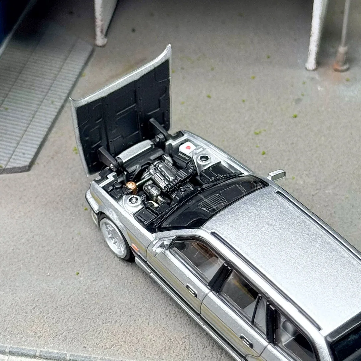 Model samochodu Mortal 1:64 E34 TUORING Diecast