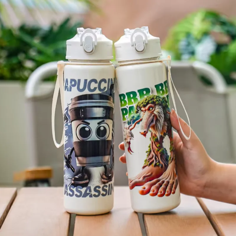 Tazza di paglia italiana Tung Tung Tung Sahur Cartoon Sport Fitness Bottiglia d'acqua 750ml Tazza d'acqua di grande capacità da viaggio all'aperto