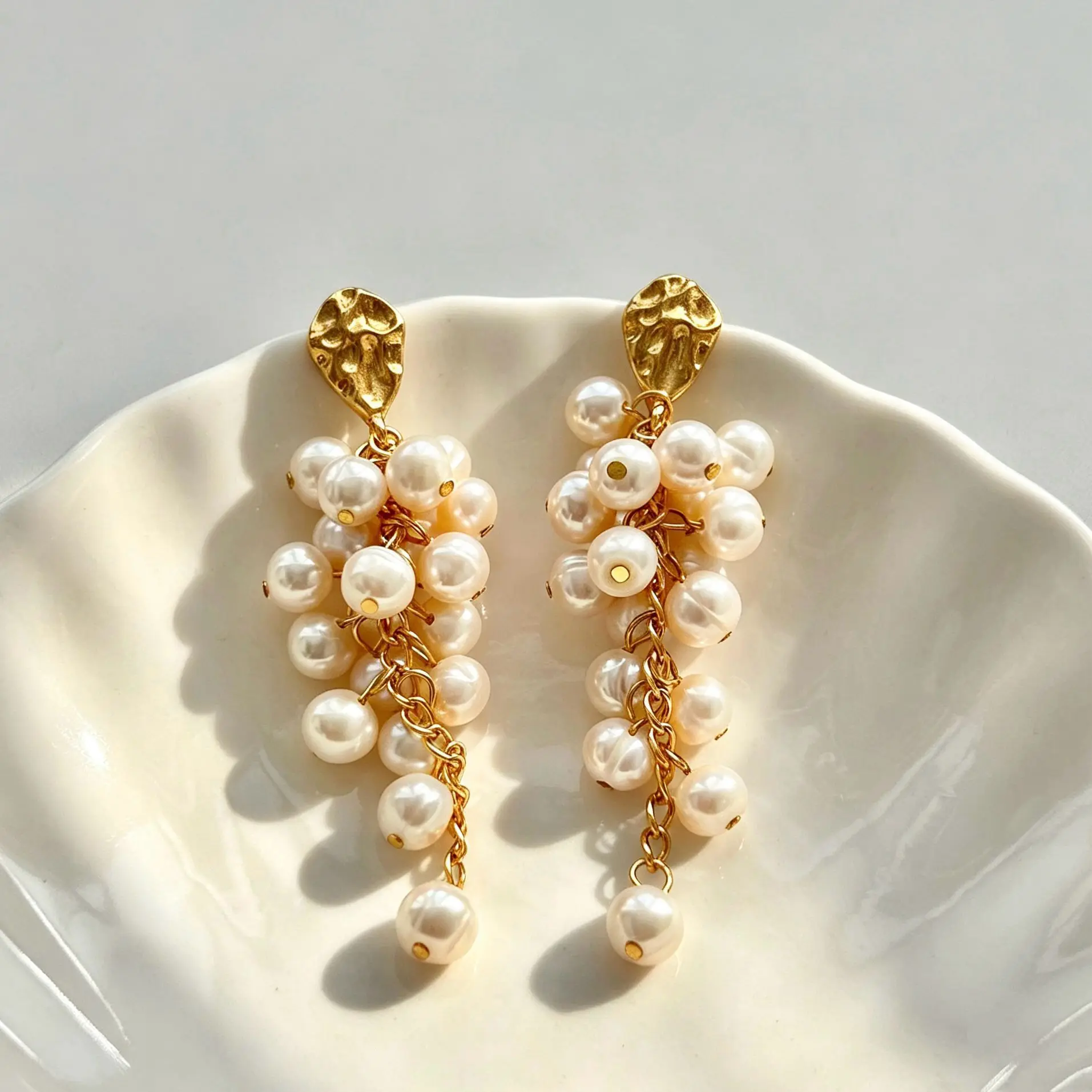 Three-dimensional grape string freshwater pearl earrings women's fringed elegant light luxury natural romantic exquisite niche f