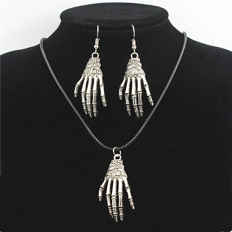 1set Antike silber überzogene Kühle Schädel Hand Schmuck Set Legierung skelett hände Halskette Ohrringe Schmuck für Mädchen Frauen geschenke