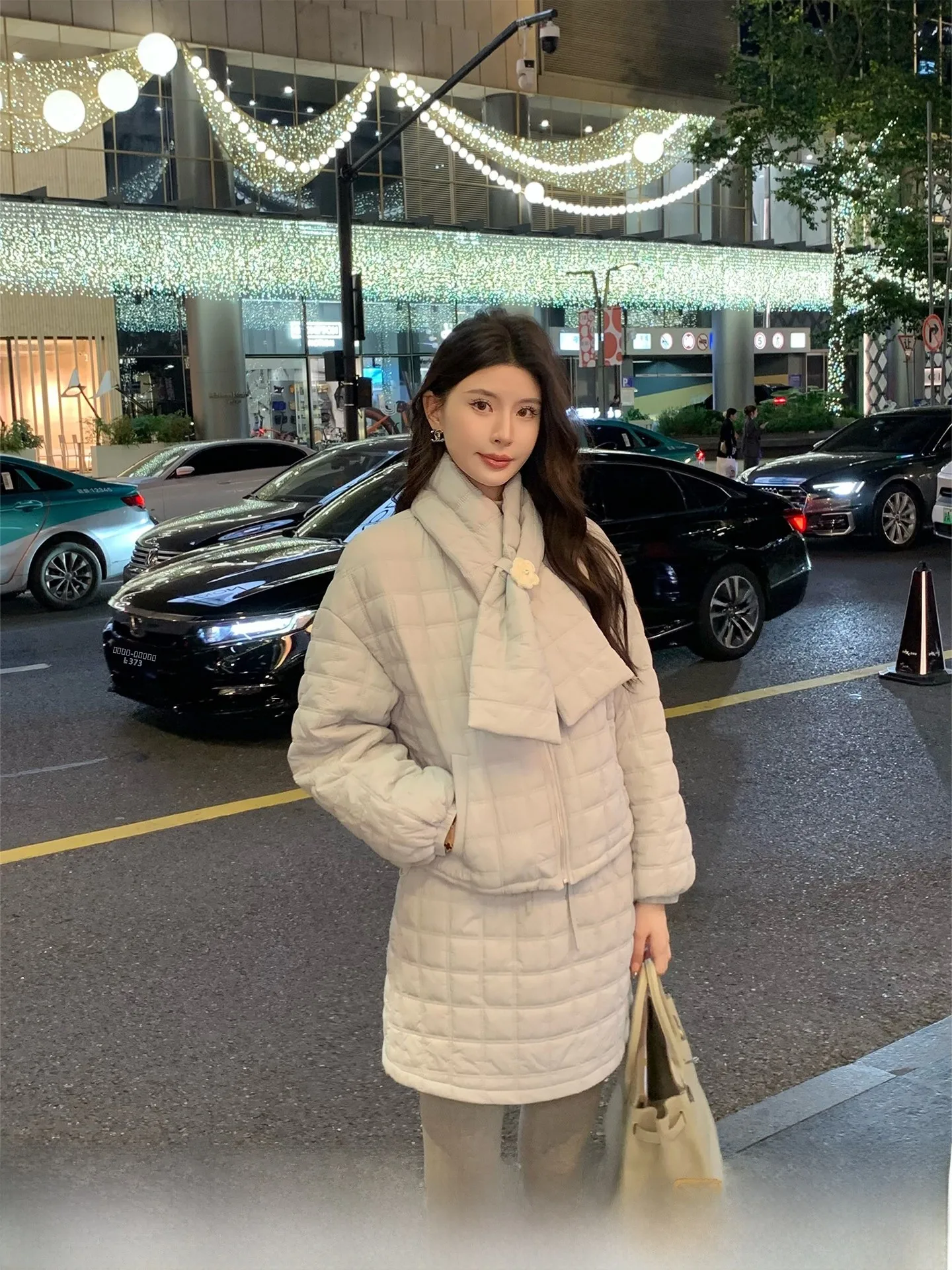 

Комплект Kun Small Thousand Generation: Легкий пуховик и юбка для женщин, новая зимняя коллекция, стеганое пальто и юбка в комплекте