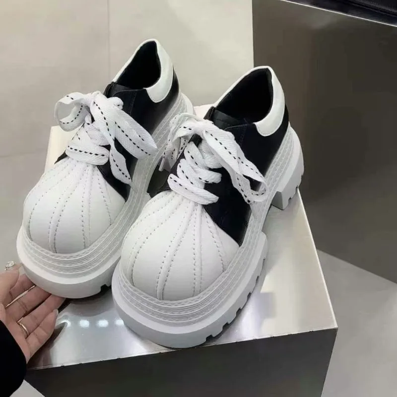

2026 New Thick Soled High-end Big Toe Shoes for Women, Casual Vulcanized Shell Shoes, Lace Up Sports Shoes