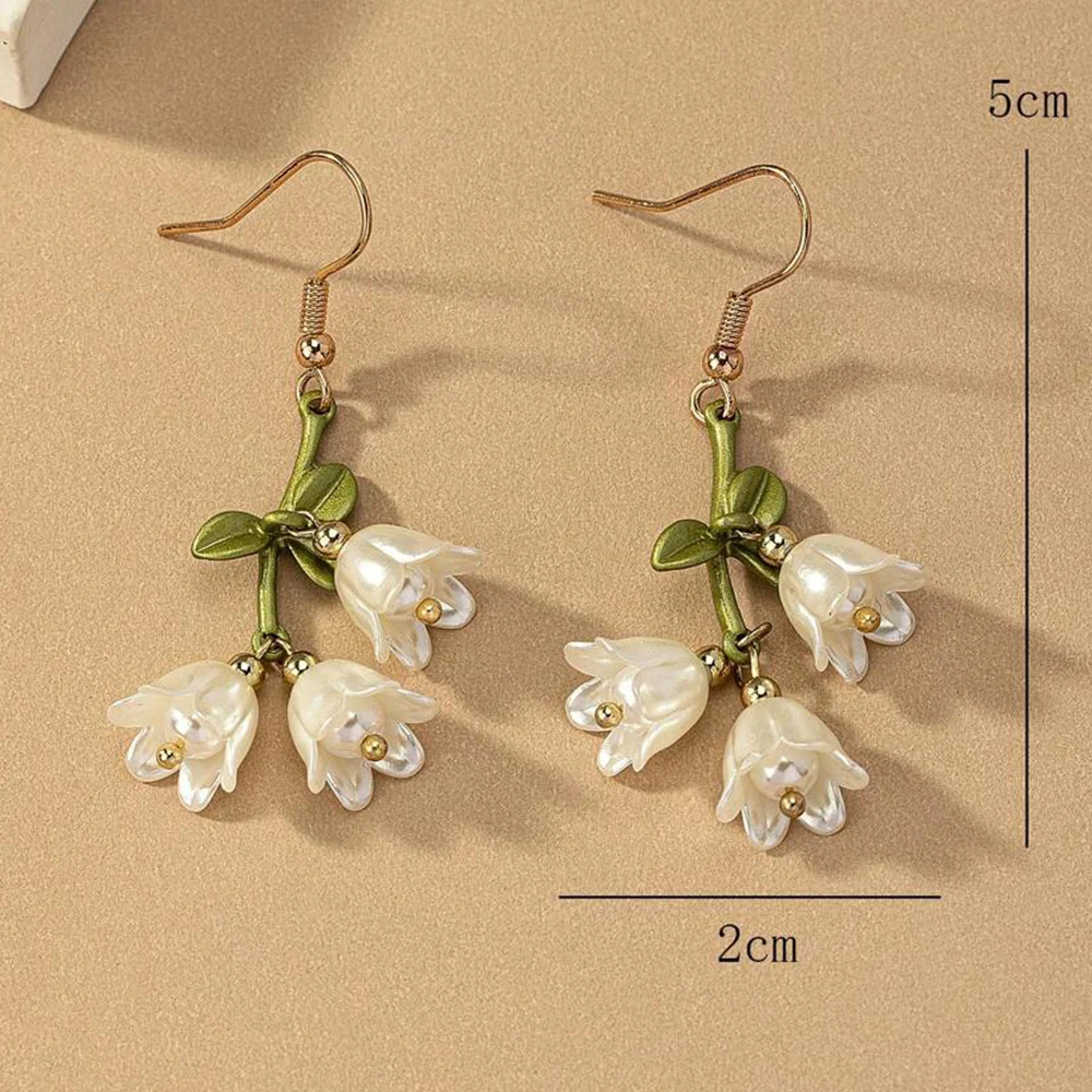 White Tulip Green Leaves Drop Earrings For Women Pearly Lustre Flower Shape Long Tassel Trendy Earrings Y2K French Romantic