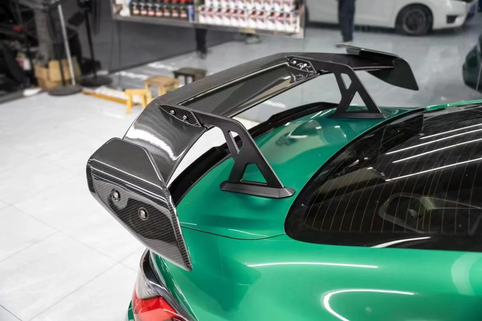 

AD Style Carbon Fiber Rear Luggage Spoiler – Rear Wing