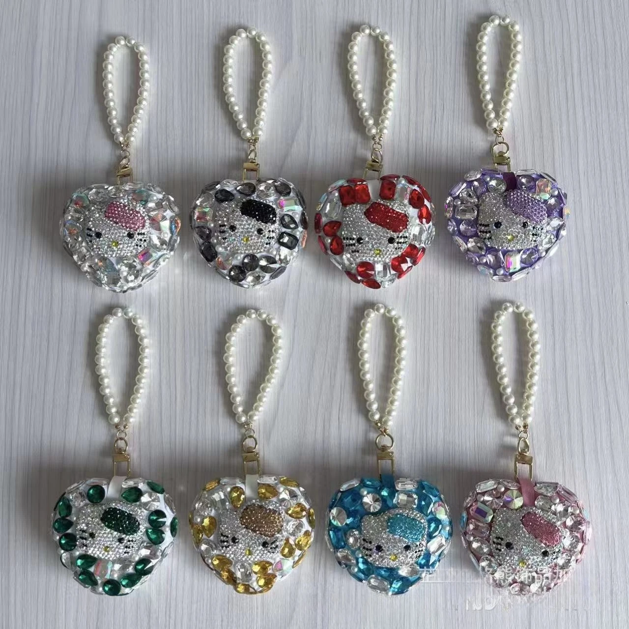 

Kawaii Hello Kitty Mirror Full Diamond Love Mirror Keychain Heart Folding Portable Makeup Mirror Car Key Bag Pendant For Women
