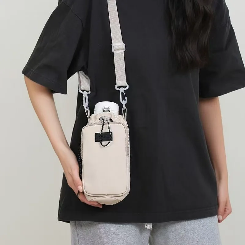 حقيبة زجاجات المياه المحمولة مع حزام الكتف قابل للتعديل بطاقة الهاتف أكياس تخزين زجاجات المياه الرياضة في الهواء الطلق أكياس كوب ماء