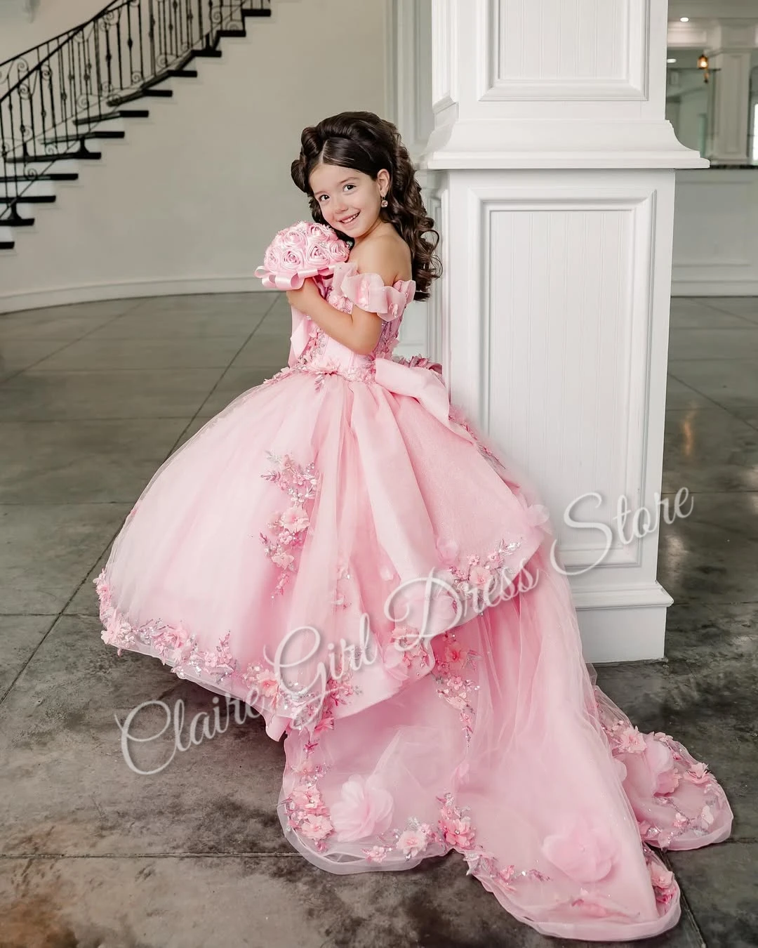 

Customized Pink Flower Girl Dress For Wedding Sleeveless Puffy 3d Applique Pearls With Tail Kids Birthday First Communion Gown