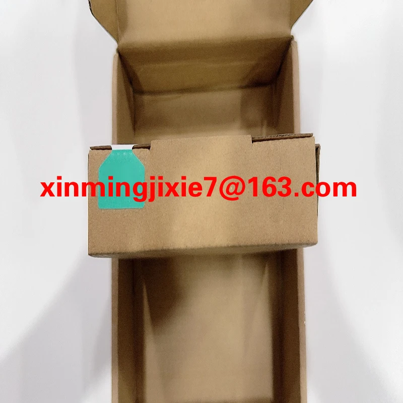 new Integrated Circuit KFU8-UFT-2.D KFD0-TR-Ex1 KFD2-SR2-EX1.W.LB KFD2-SL2-EX2.B KFD2-SR2-EX1.W  Isolation safety barrier sensor