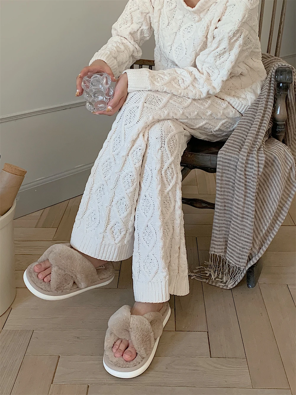 Women Home Slippers Cross Belt Cotton Slippers For Autumn And Winter Women's Home Anti Slip Warm Comfortable Fur Slippers Ins