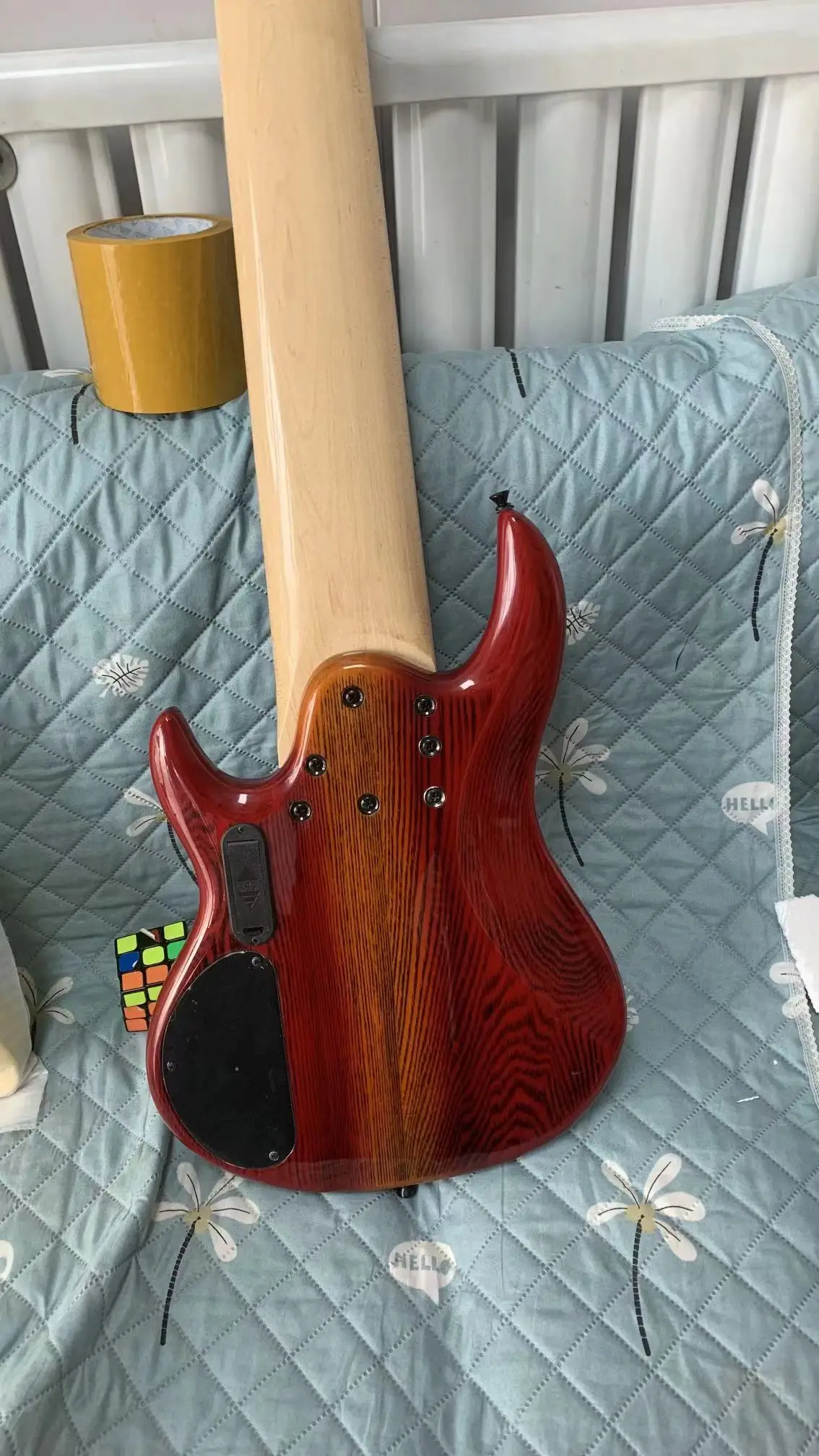 High quality customer custom 6-string alto electric guitar, ash wood body, red and yellow gradual color, active pickup, free shi