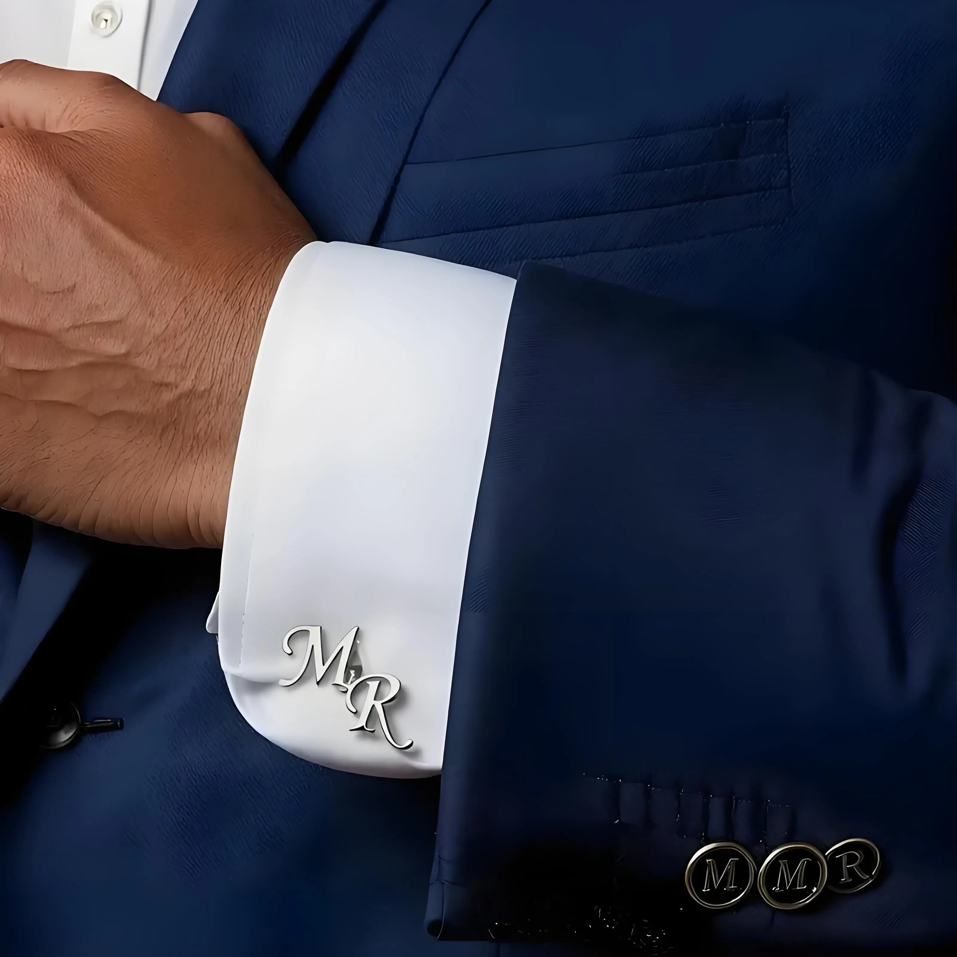 Personalisierte Manschettenknöpfe mit Initialen-Monogramm, individueller Herrenschmuck aus Edelstahl, elegantes Gentleman-Hemd-Accessoire, ideales Geschenk