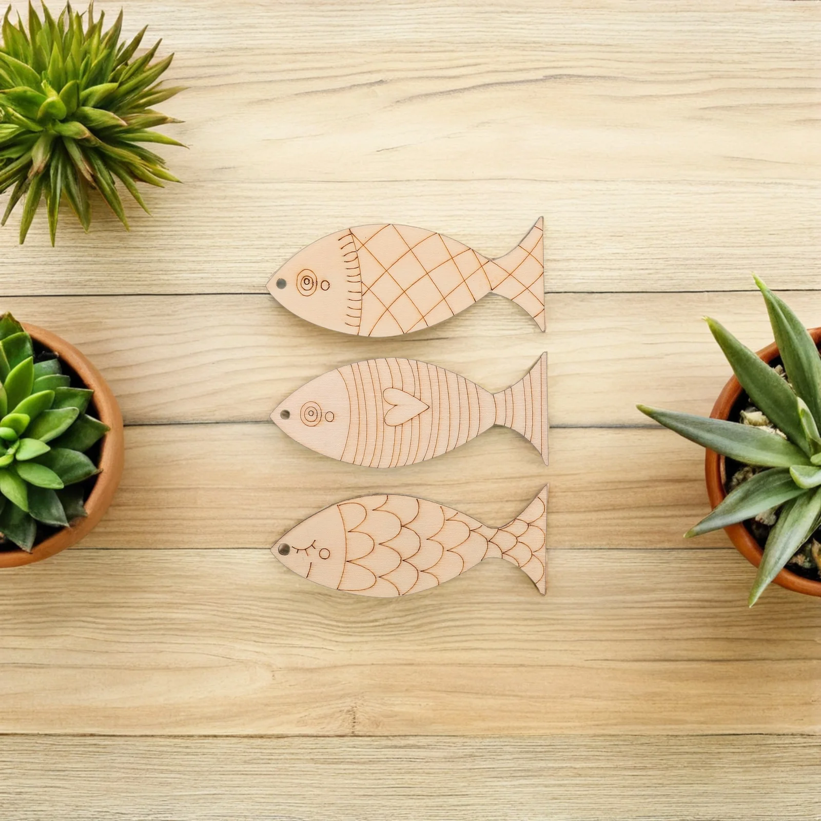 

Wooden Fish-shaped Hanging Decoration Hand Sculpture Decorations for Wall Mural