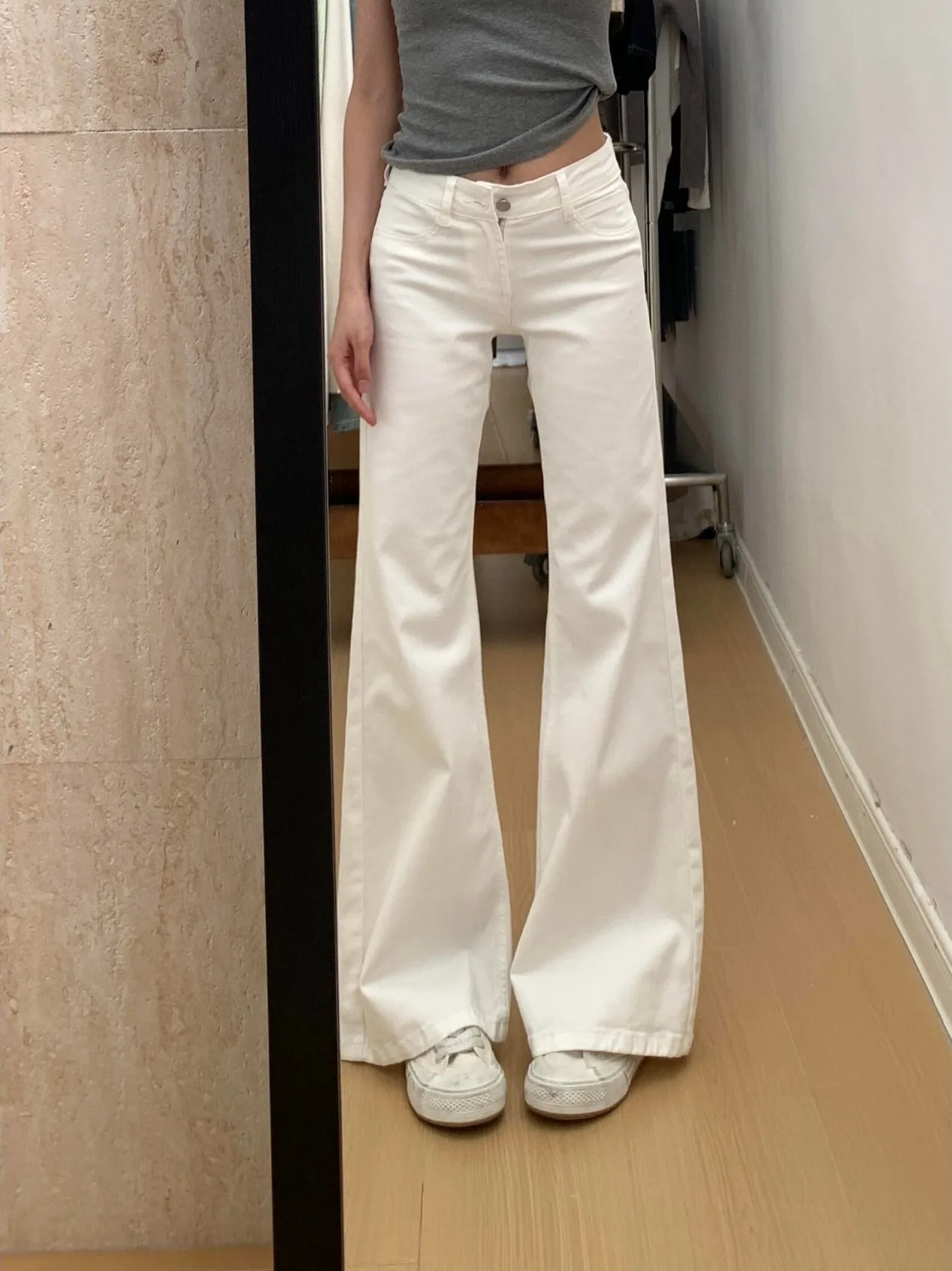 

White American Low Waist Bell Bottom Jeans Women's Loose Slimming Straight Leg Jeans Commute Style Vintage Washed Denim