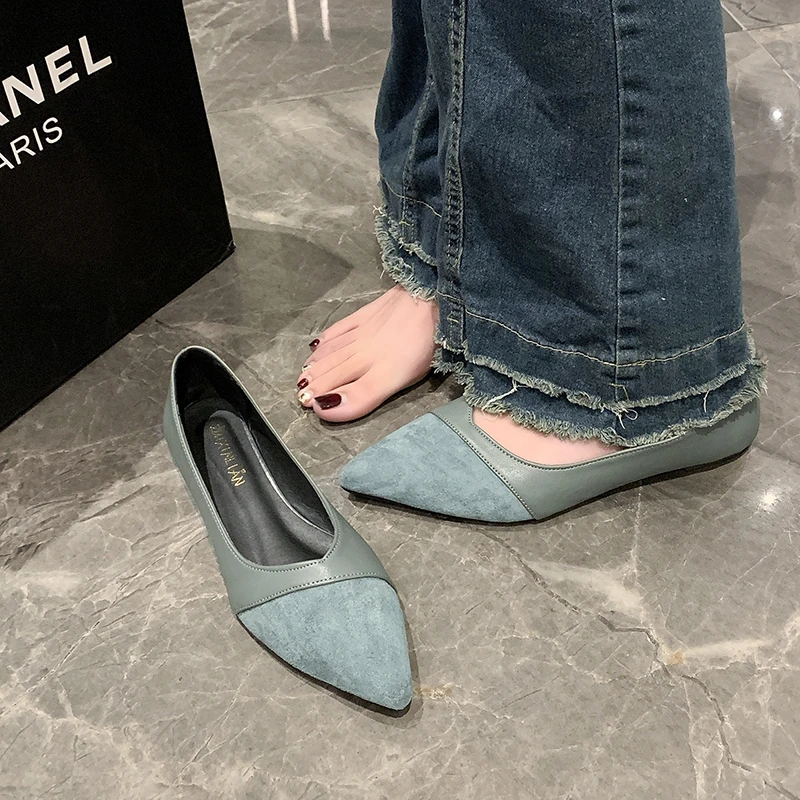 Damen-Slipper mit spitzer Zehenpartie und Flachsohle zum Hineinschlüpfen – Detail 4