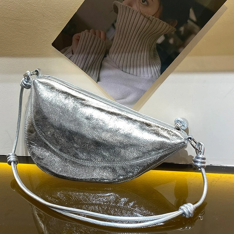 

New Trendy Genuine Leather Horn Bag, Top-grain Cowhide Saddle Bag, An Elegant and Versatile Single-shoulder Crossbody Bag